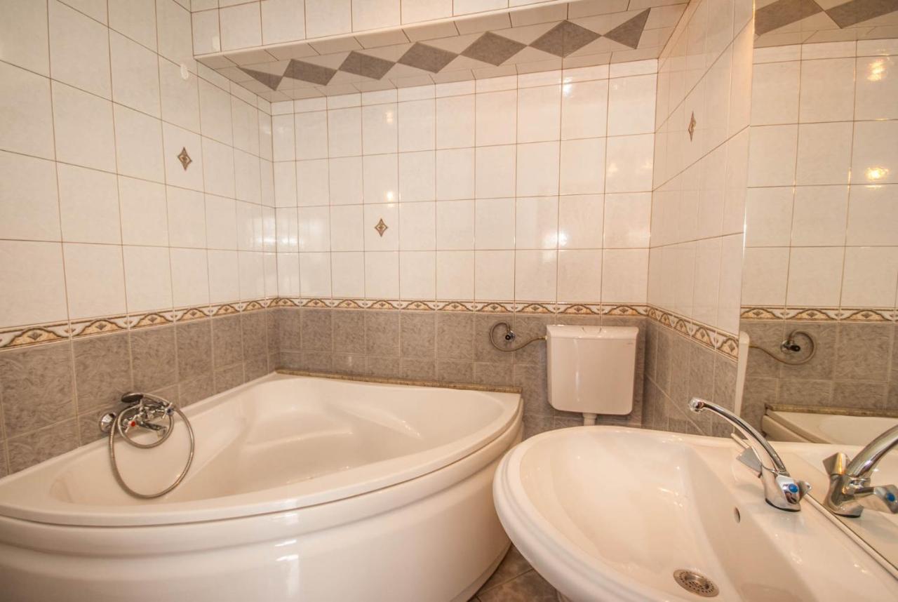 באסקה Apartments Mikulina מראה חיצוני תמונה