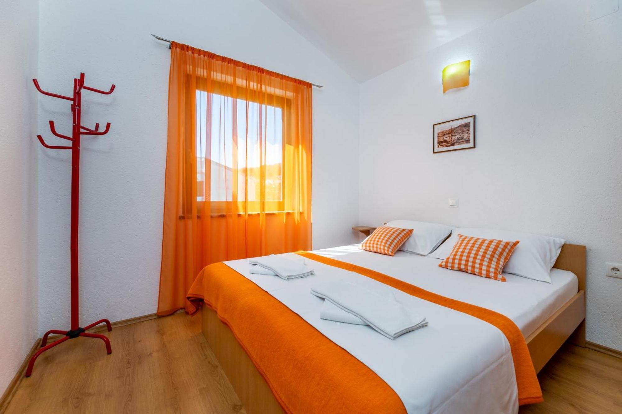 באסקה Apartments Mikulina מראה חיצוני תמונה
