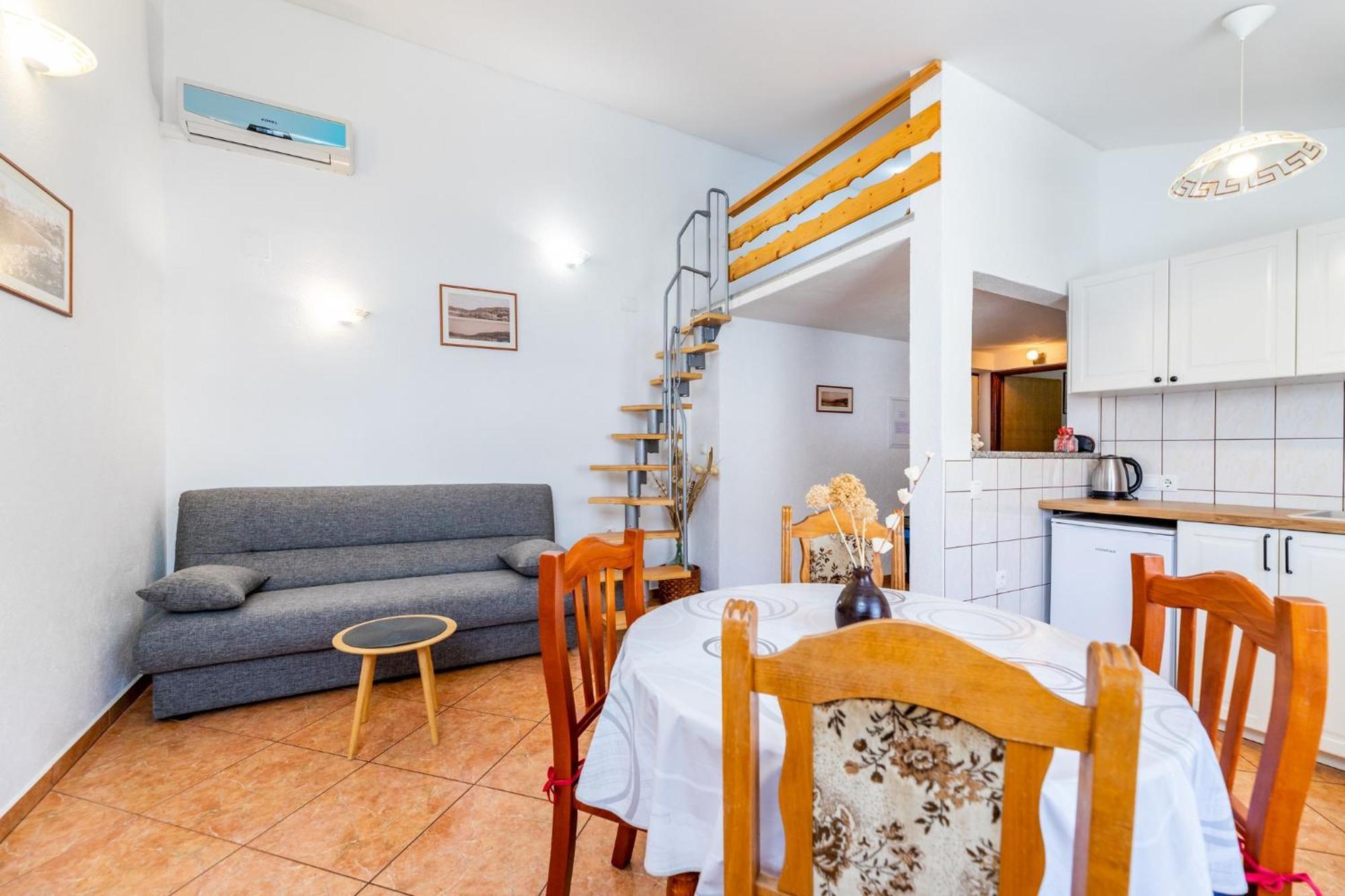 באסקה Apartments Mikulina מראה חיצוני תמונה